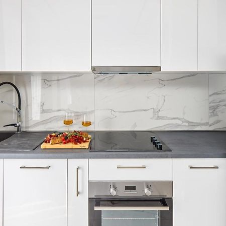 Moderna Luxury Apartments With Heated Pool Τίβατ Εξωτερικό φωτογραφία