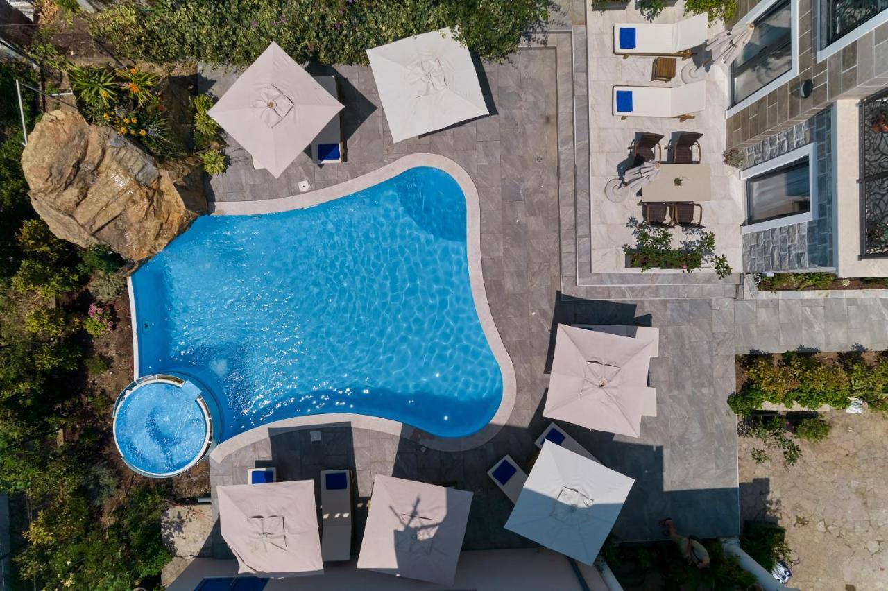 Moderna Luxury Apartments With Heated Pool Τίβατ Εξωτερικό φωτογραφία