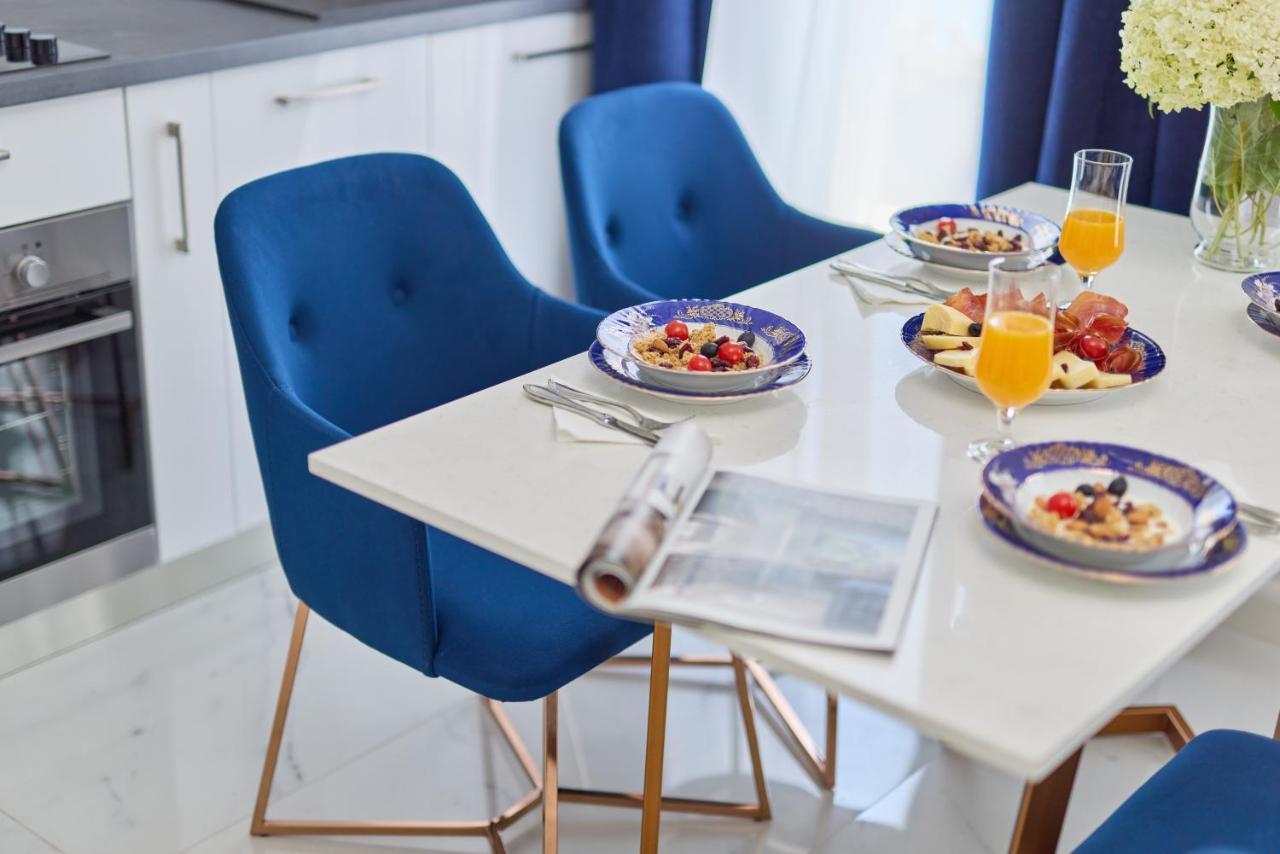 Moderna Luxury Apartments With Heated Pool Τίβατ Εξωτερικό φωτογραφία
