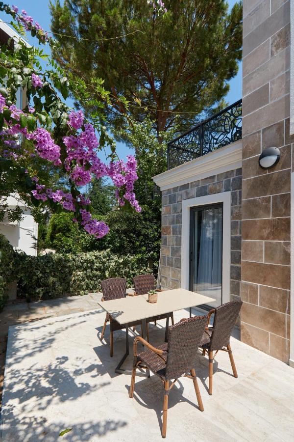 Moderna Luxury Apartments With Heated Pool Τίβατ Εξωτερικό φωτογραφία