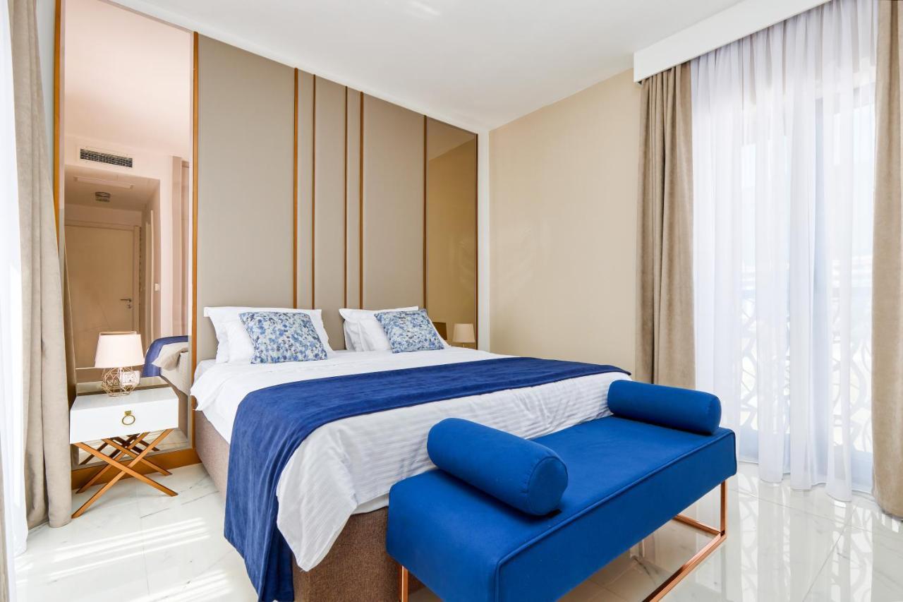 Moderna Luxury Apartments With Heated Pool Τίβατ Εξωτερικό φωτογραφία